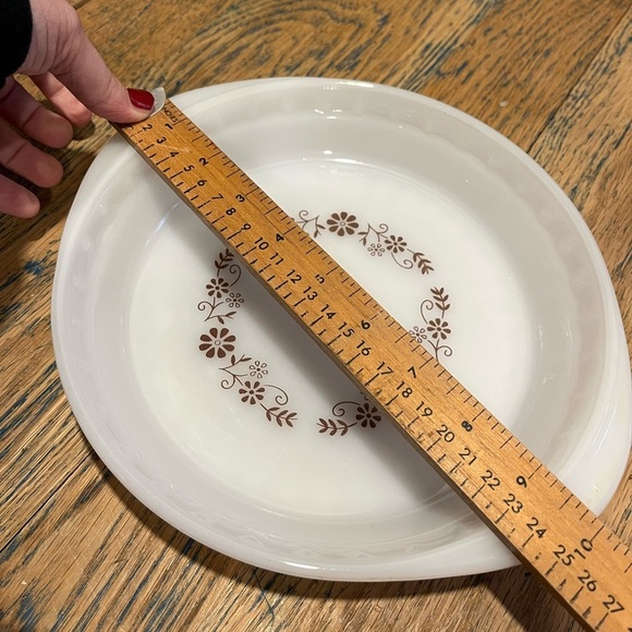 Vintage Pyr-O-Rey / Vintage Milk Glass Pie Plate - Brown Daisy - Picture 5 of 7